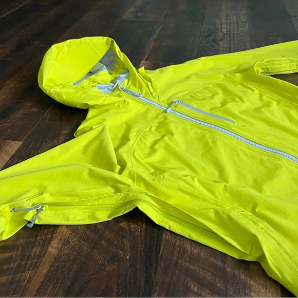 Mountain Hardware Hooded Full Zip Rain Jacket - Picture 4 of 10